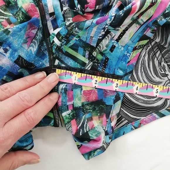 Lululemon Tracker Shorts 3.5" Lined Special Edition Seawheeze Blue Pink Size 8 - Picture 13 of 14